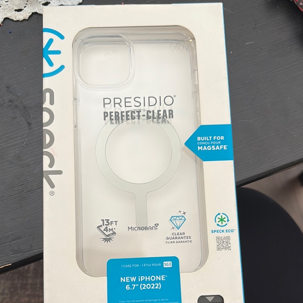 Speck Presidio Perfect-Clear Case for iPhone 14 Plus- Clear